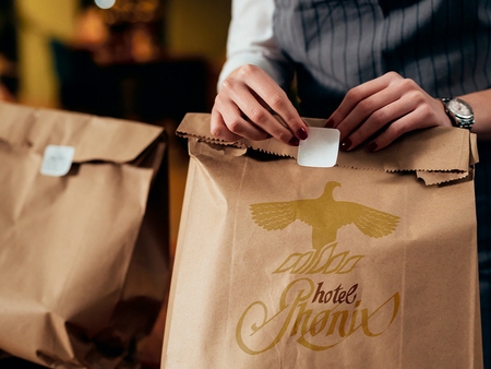 Selskab mad ud af huset